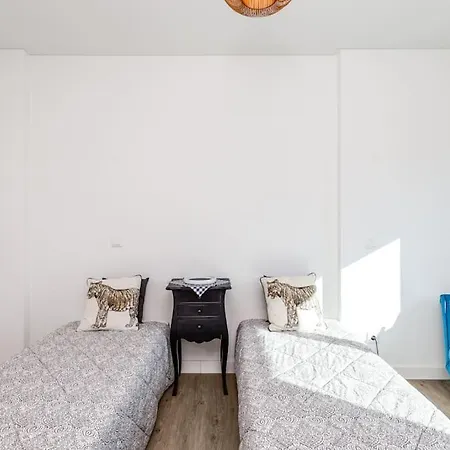 Lisbon South Bay Apartman *